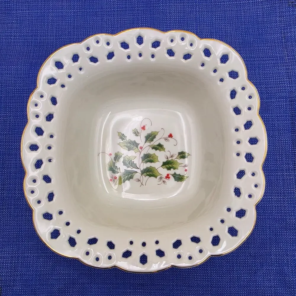 Royal Limited Holly Holiday Pierced Bowl 7